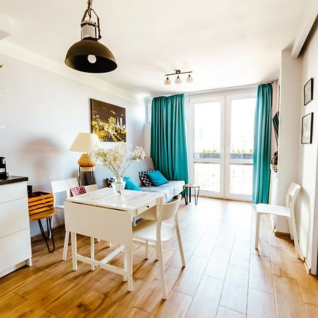Bright 14Th Floor Central Home With Balcony & Views 바르샤바 외부 사진