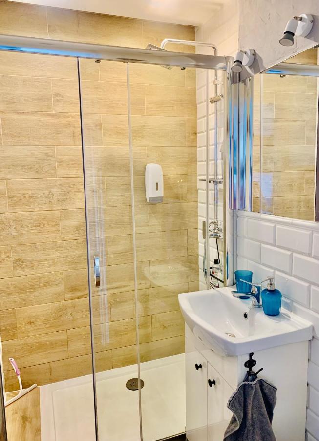 Bright 14Th Floor Central Home With Balcony & Views 바르샤바 외부 사진