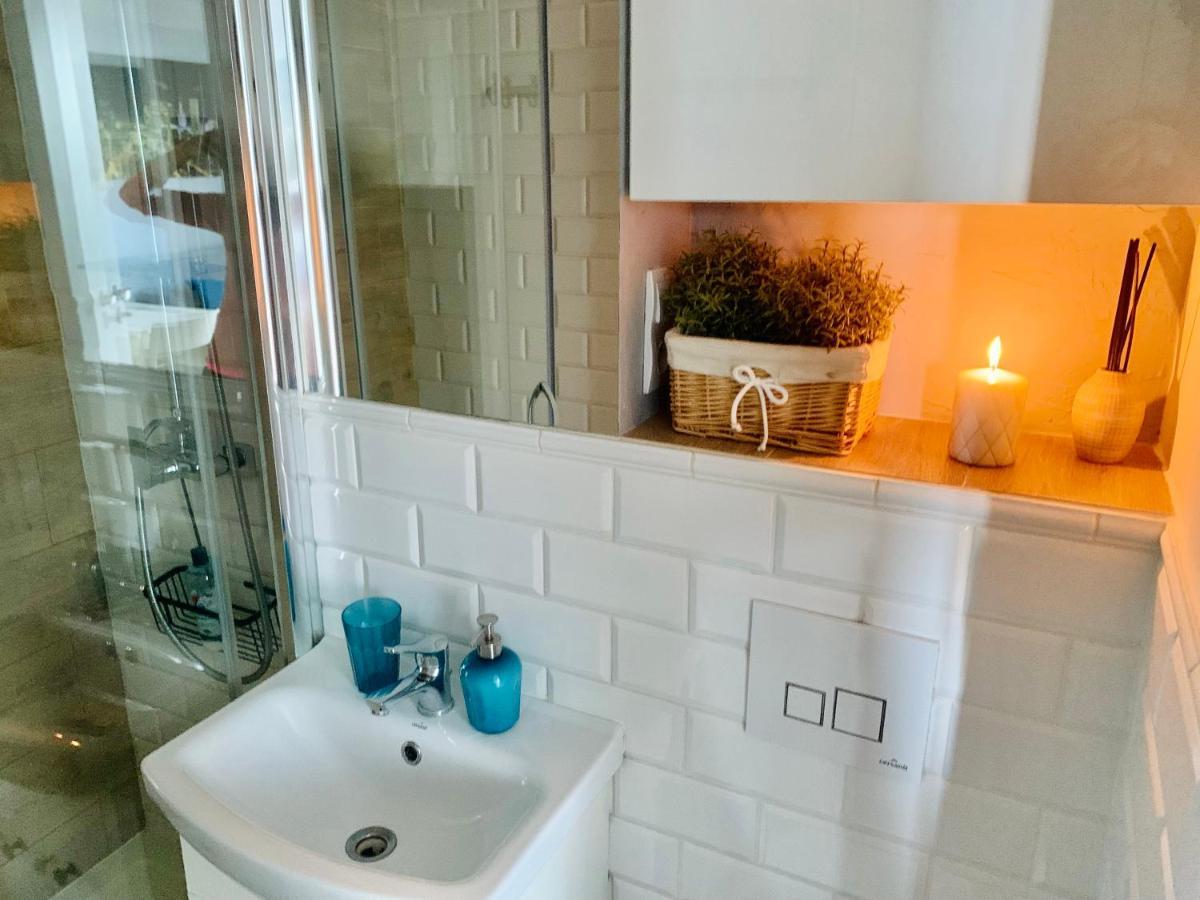 Bright 14Th Floor Central Home With Balcony & Views 바르샤바 외부 사진