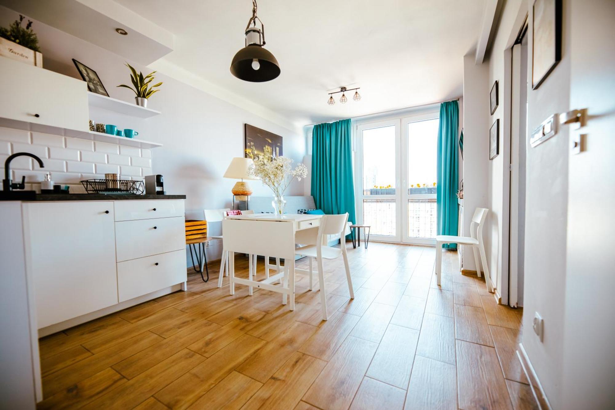 Bright 14Th Floor Central Home With Balcony & Views 바르샤바 외부 사진