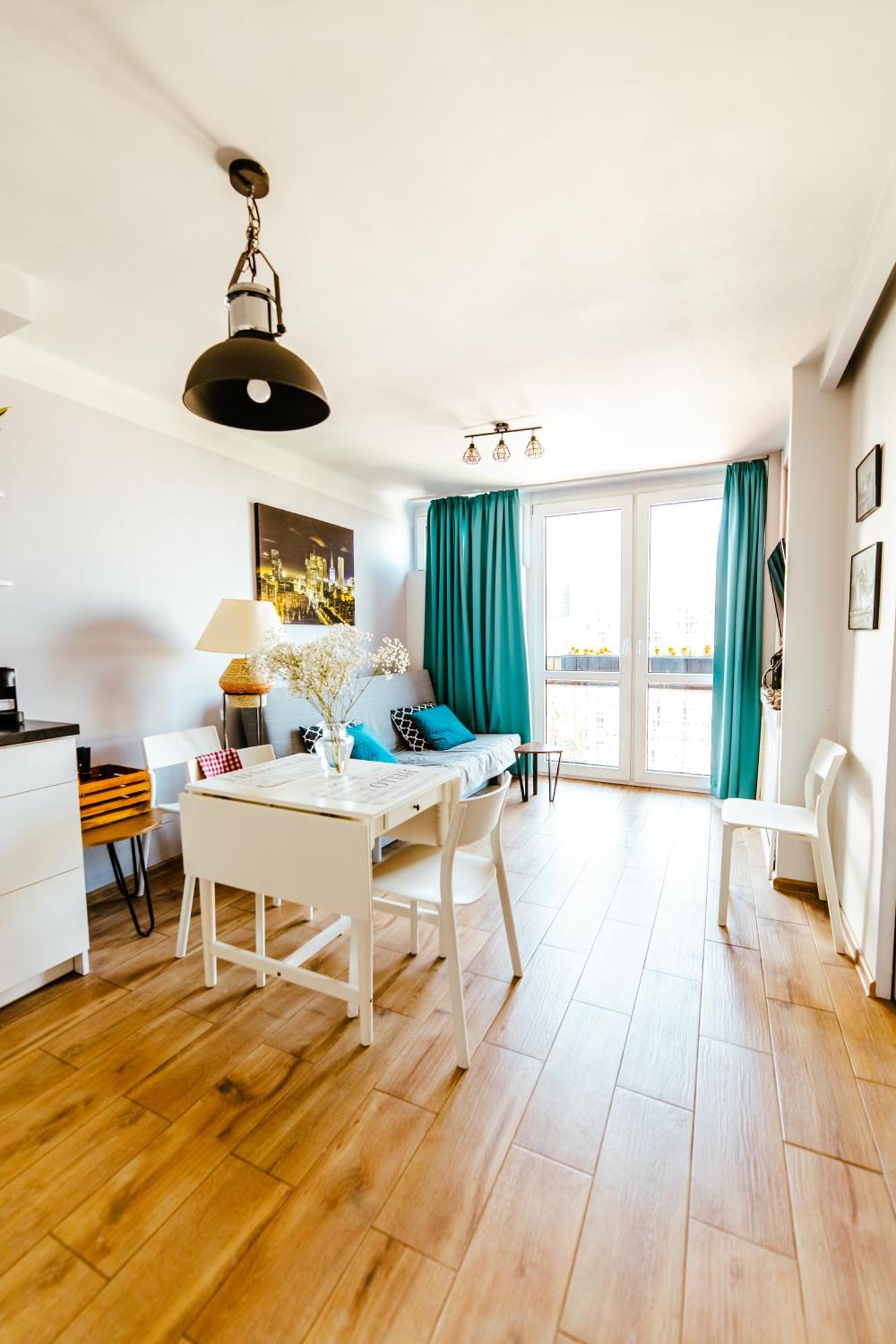 Bright 14Th Floor Central Home With Balcony & Views 바르샤바 외부 사진