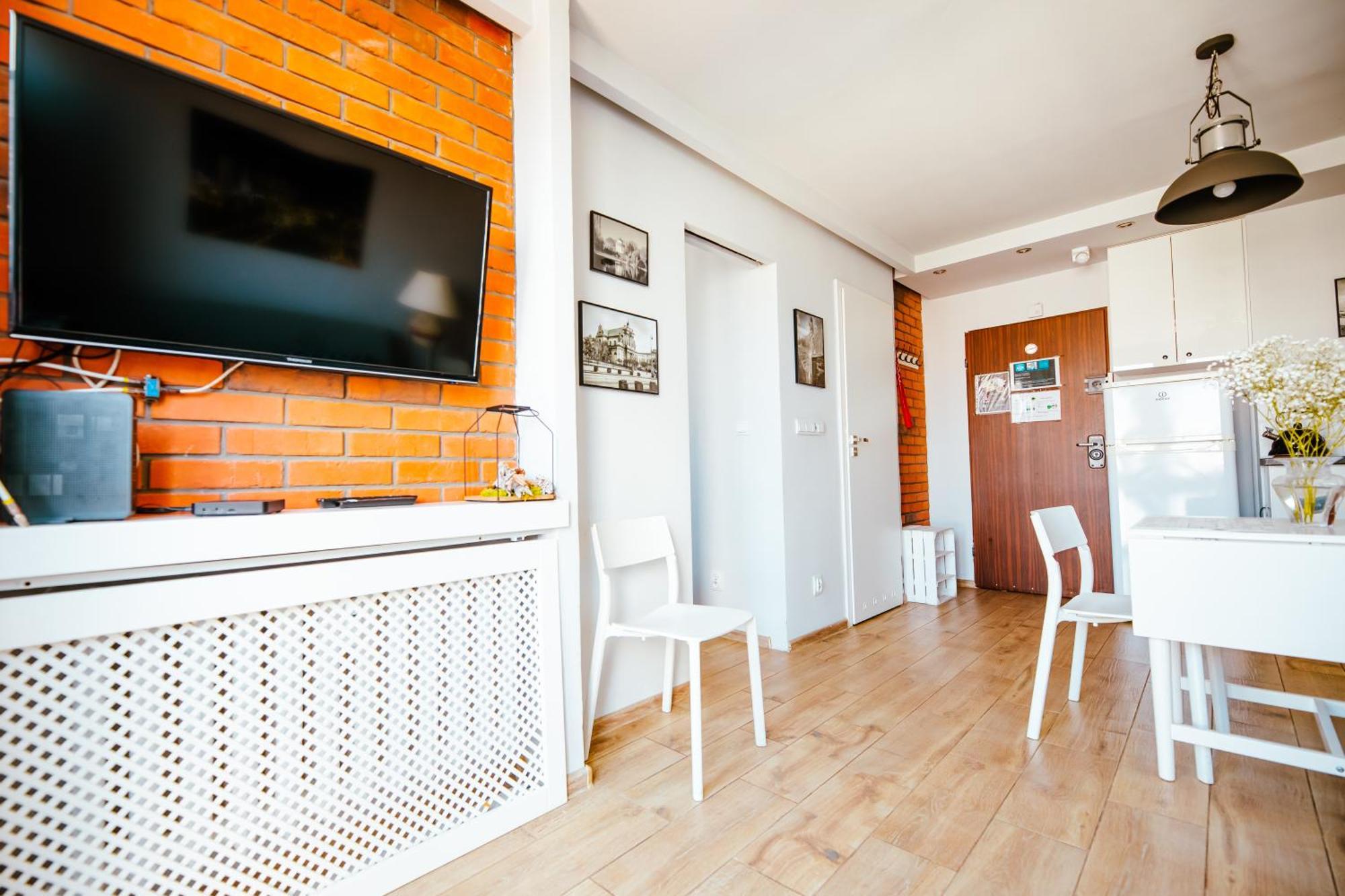 Bright 14Th Floor Central Home With Balcony & Views 바르샤바 외부 사진
